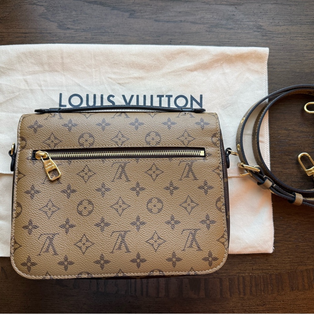 Louis Vuitton Métis Pochette Reverse Monogram Crossbody Bag - Picture 8 of 11